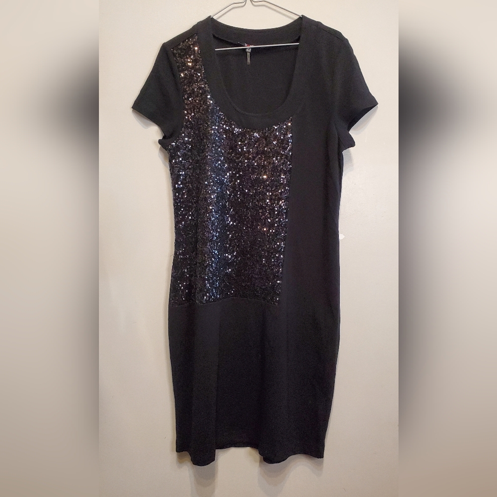 38. Yest Scoop Neck Sequin Dress